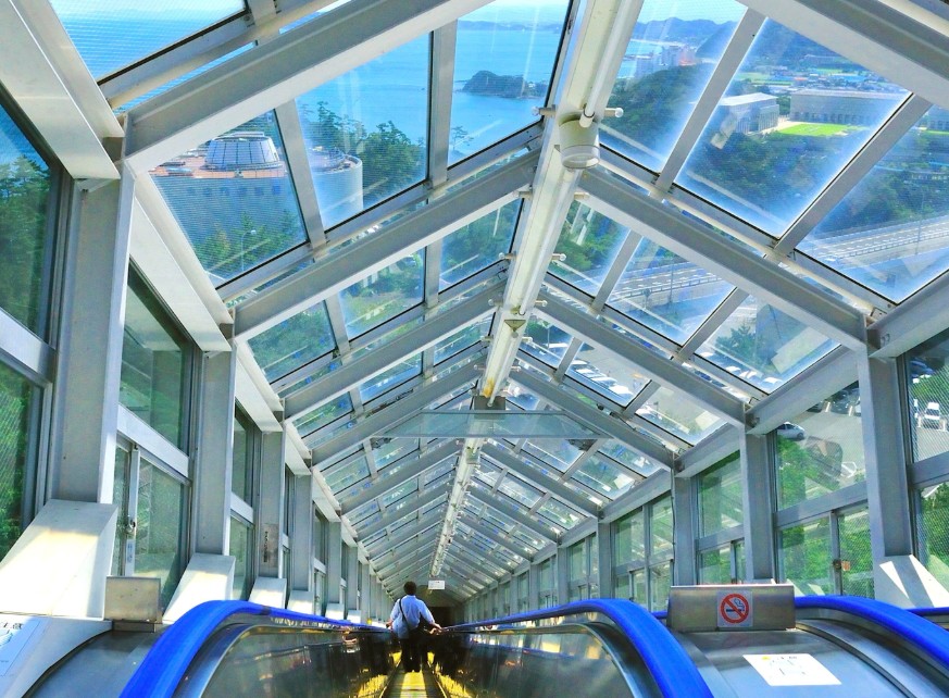 エスカヒルのエスカレーター