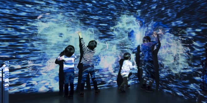 プレイエディを楽しむ子供たち