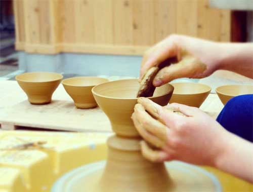 陶芸教室、電動ロクロ手元